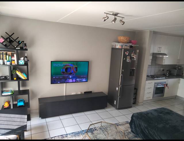 2 BEDROOM TOWNHOUSE FOR SALE IN SONNEGLANS